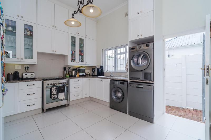 3 Bedroom Property for Sale in Harfield Village Western Cape
